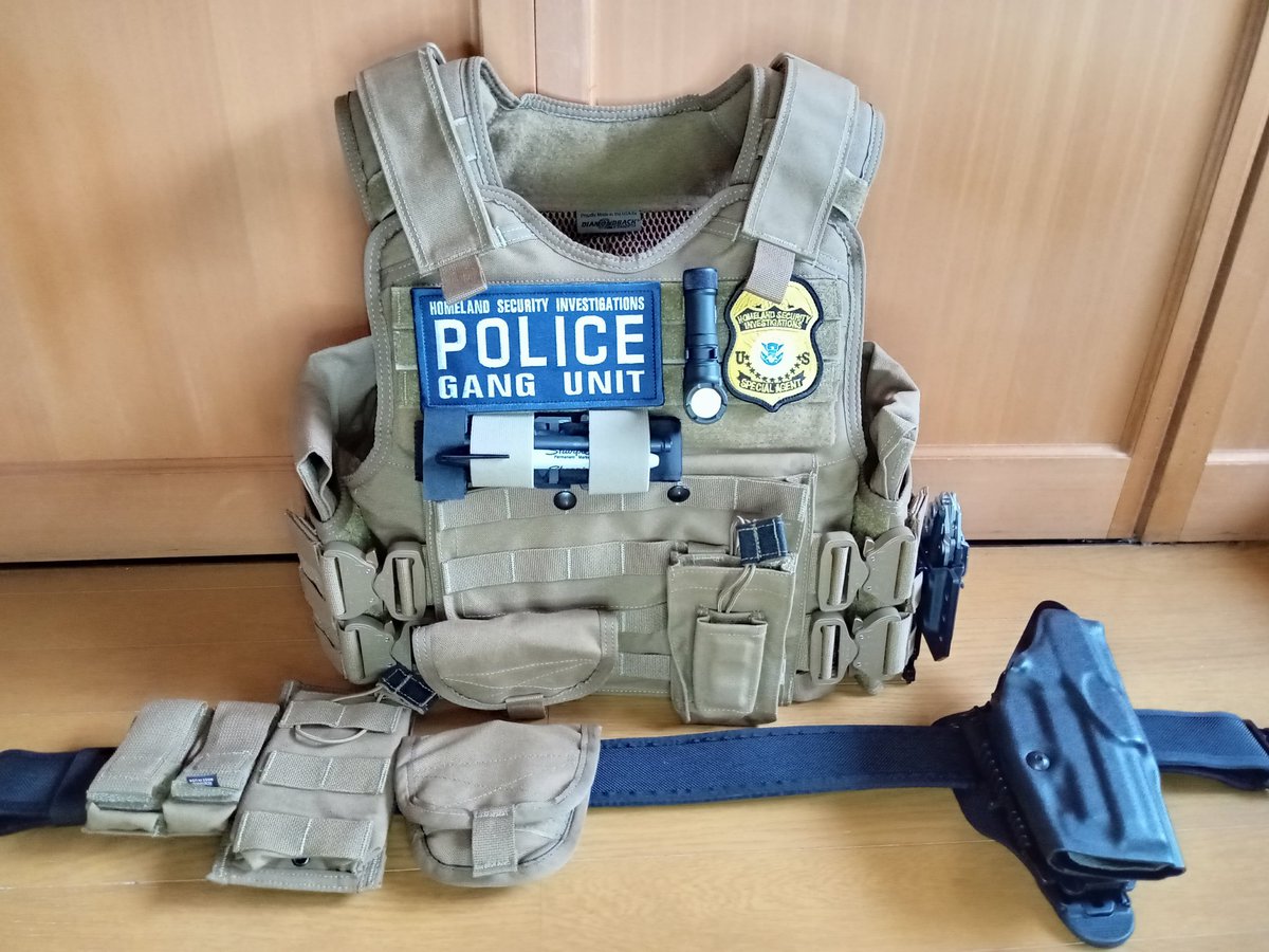 ICE_HSI's tweet photo. 夏の
軍拡ｽﾃﾙｽ弾
茶色~ズ
本日 LE装備会にてデビュー😆

Diamond Back Tactical UTOC ＋
Blaze Defense Systems COBRA Buckle Side Quick Release System

#DiamondBackTactical #UTOC
#BlazeDefenseSystems
#BIANCHI #Safariland #HSI
#GANGUNIT #LE装備 #LE装備会 https://t.co/vifij8rumr