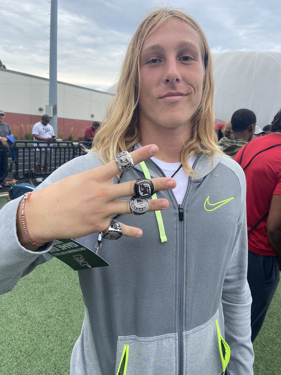 RyanIams's tweet photo. BIG Thank you to @fbcoachcoop and @Coach_DGunter for the invite to todays game and watching the @UIndyFB greyhounds roll 57-0 
Looking forward to more great things https://t.co/RlTg5BJvs1