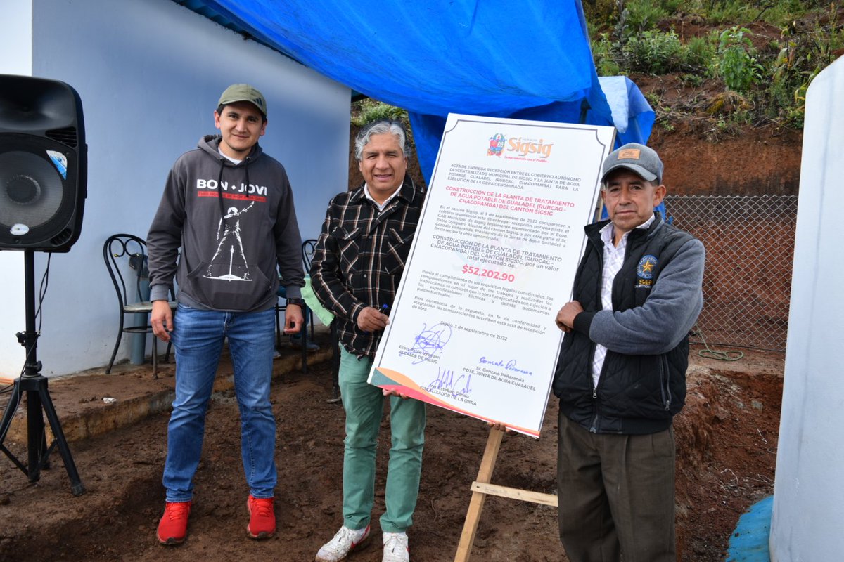 GADSigsig's tweet photo. 💦 #OBRAS | Entregamos a la Junta de Agua de Gualadel, una planta de agua potable para las comunidades de Chacopamba y Rurcag. Un sueño esperado por años y hoy se cristaliza, gracias al aporte del GAD Sígsig y sus habitantes.
@tomebamba @complicefm @elmercurioec https://t.co/GbTsPChsie
