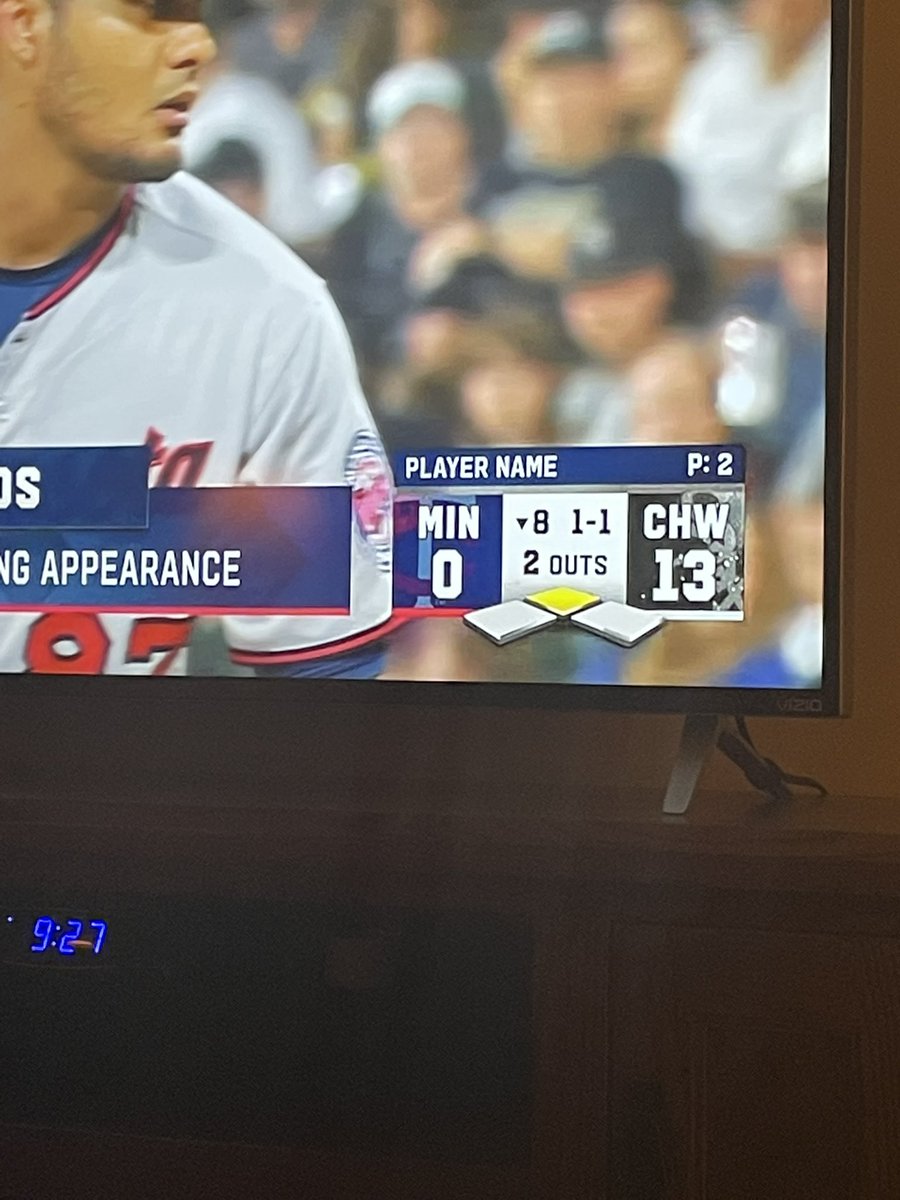 jakob_janson's tweet photo. @jon_bois watching baseball https://t.co/dhaNMKGDbG