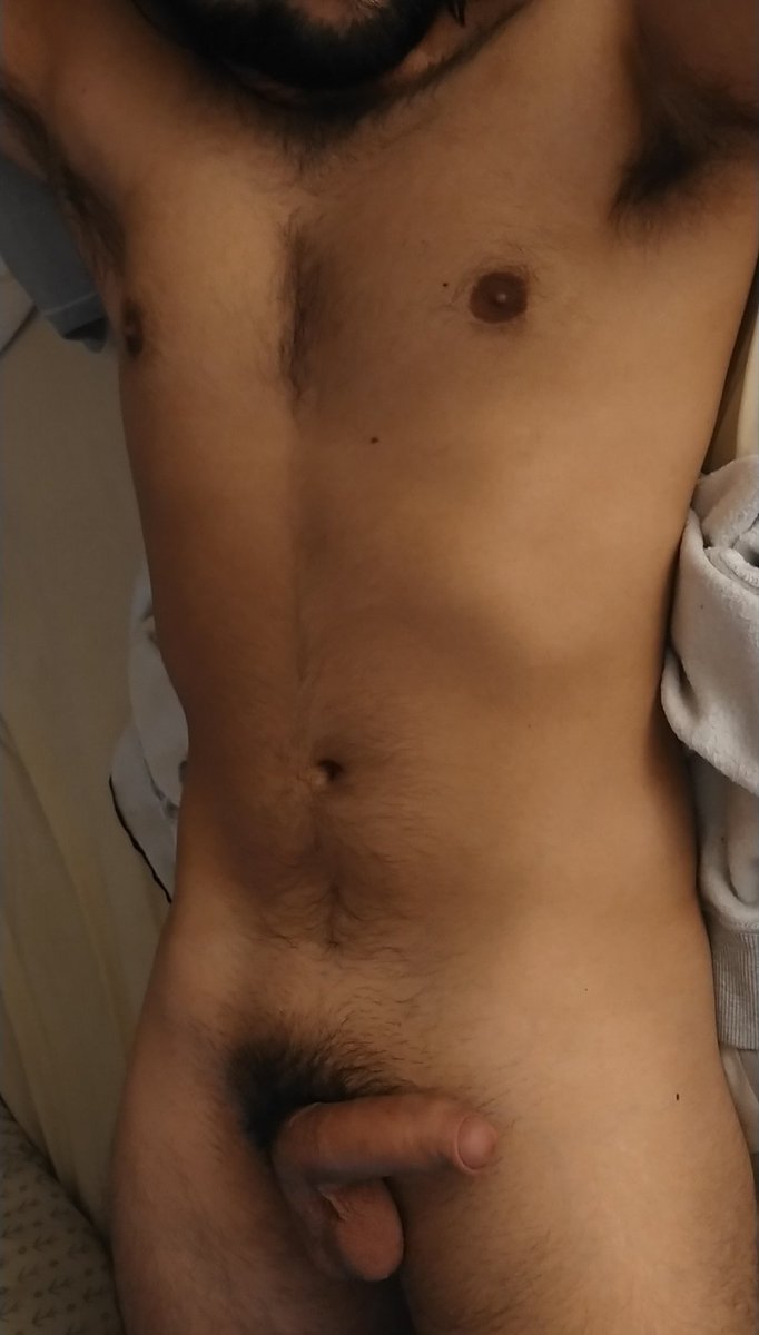 barba_lechero's tweet photo. Recién bañadito, listo para salir a prestar #pija 
#gaycaba #GayArgentina https://t.co/xNpNVbKzGy