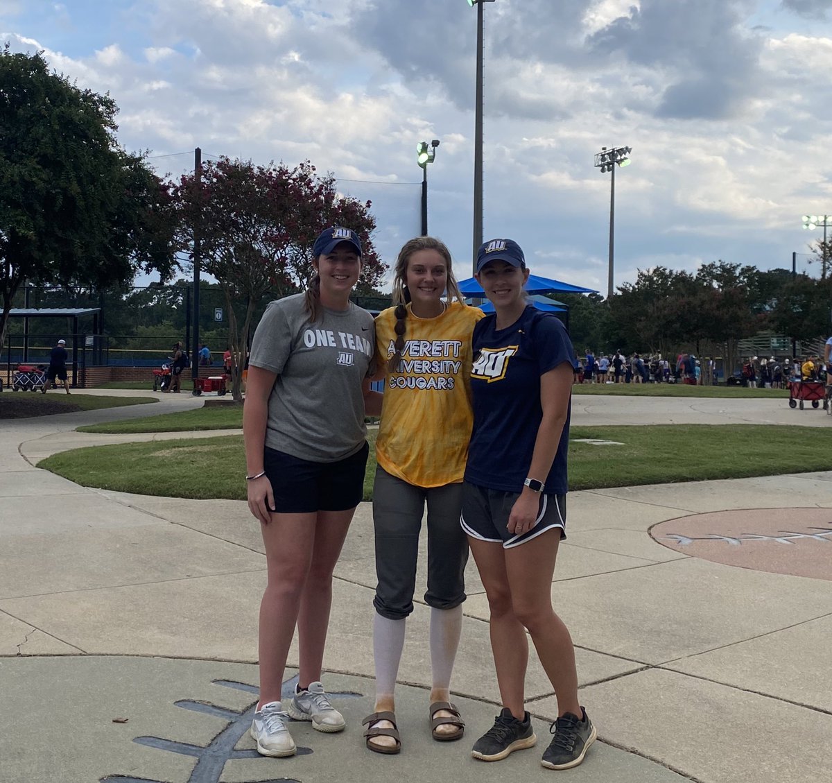 NCDominators18u's tweet photo. Congratulations to our #11 Kadence Woodlief on her decision to further her academic and athletic career at Averett University! Kadence is an amazing ball player, and amazing person. We can’t wait to see her do great things at Averett! @AverettSoftball @CarolOberhelman #GoCougars https://t.co/Qm3vn7Hp2V
