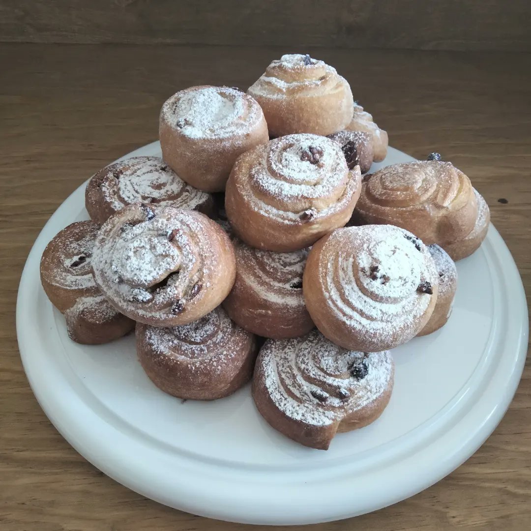 oki_miu's tweet photo. #OkiMiu🐝
Repostería Gourmet 😋
Oki Roly
Oki nubes
Miu tartas 😘
Oki deliciosos Miu deliciosos. https://t.co/XOO7FO5OJf