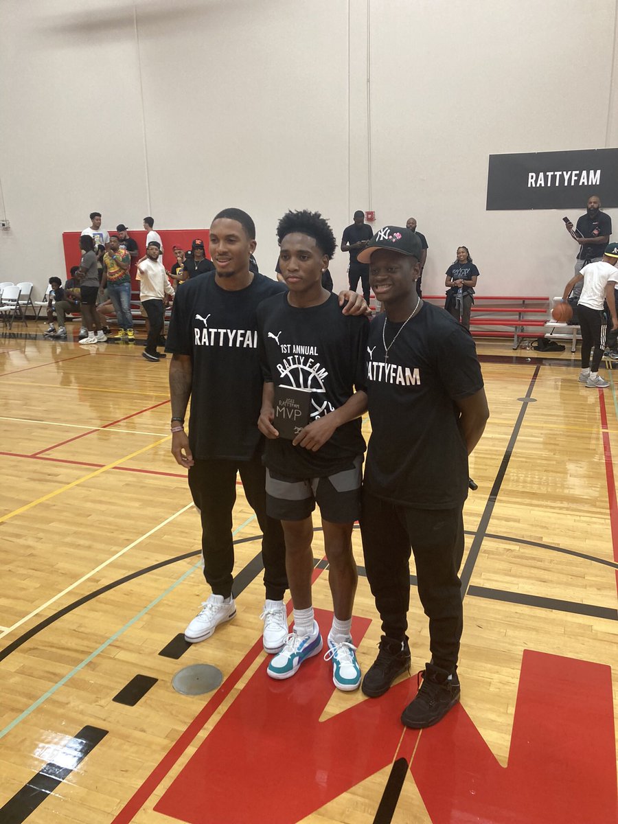 Dave's Joint tweet media