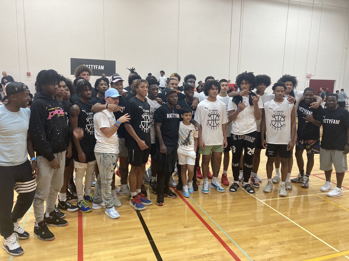 Dave's Joint tweet media