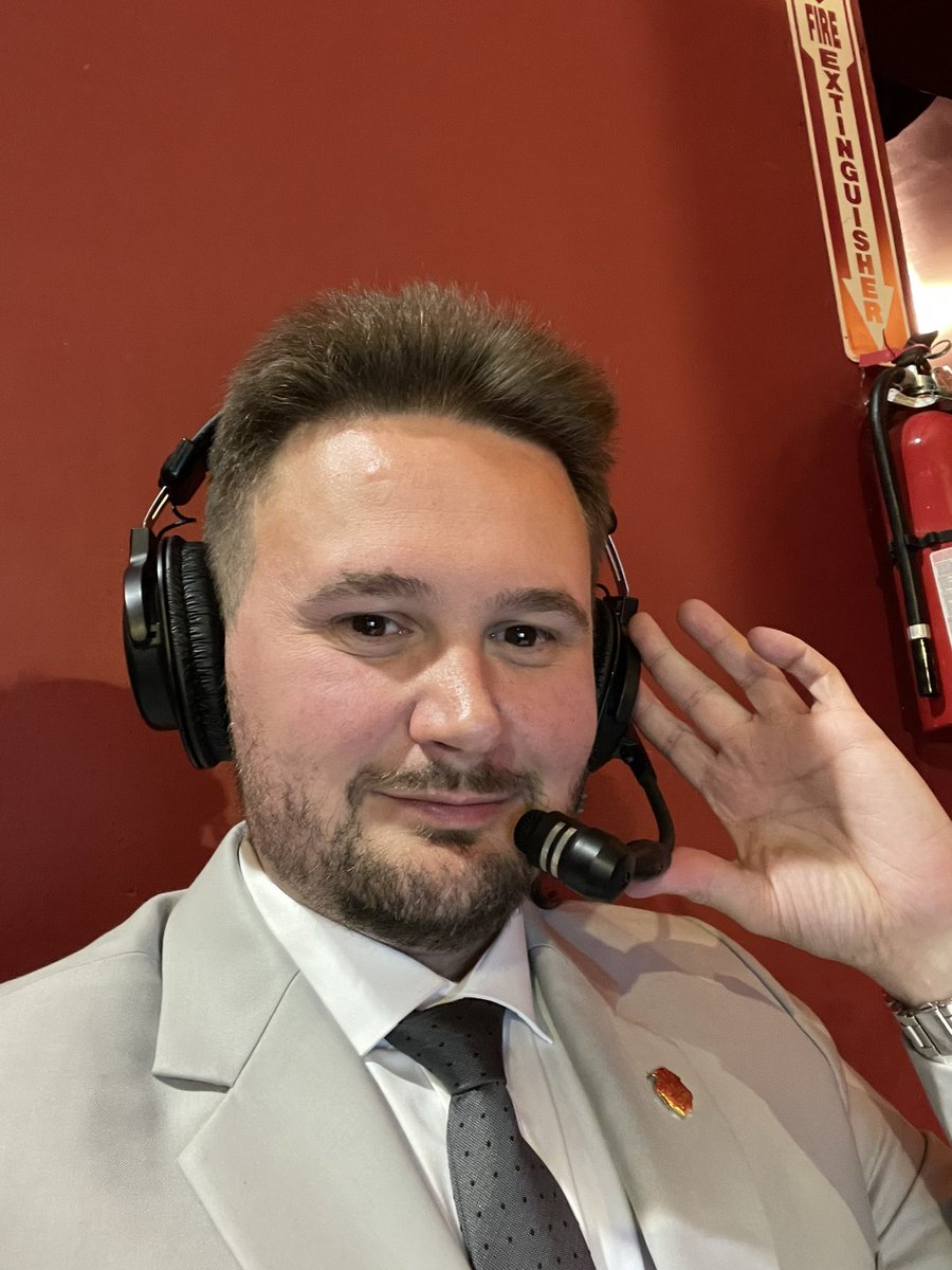 JamesKincaid's tweet image. Getting ready to go all the way live tonight on @indiewrestling for @WCProOfficial &amp;amp; @WrestlePrestige #SavageMode2 🎙
And as always I’m repping the @PGHSbreakers on my lapel. ❤️💛