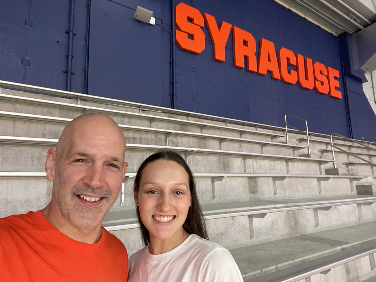 CuseKerux's tweet photo. Loving this #cusegameday with my precious girl. #BeatLewville Go @Cuse https://t.co/l8pIgFlJ1C