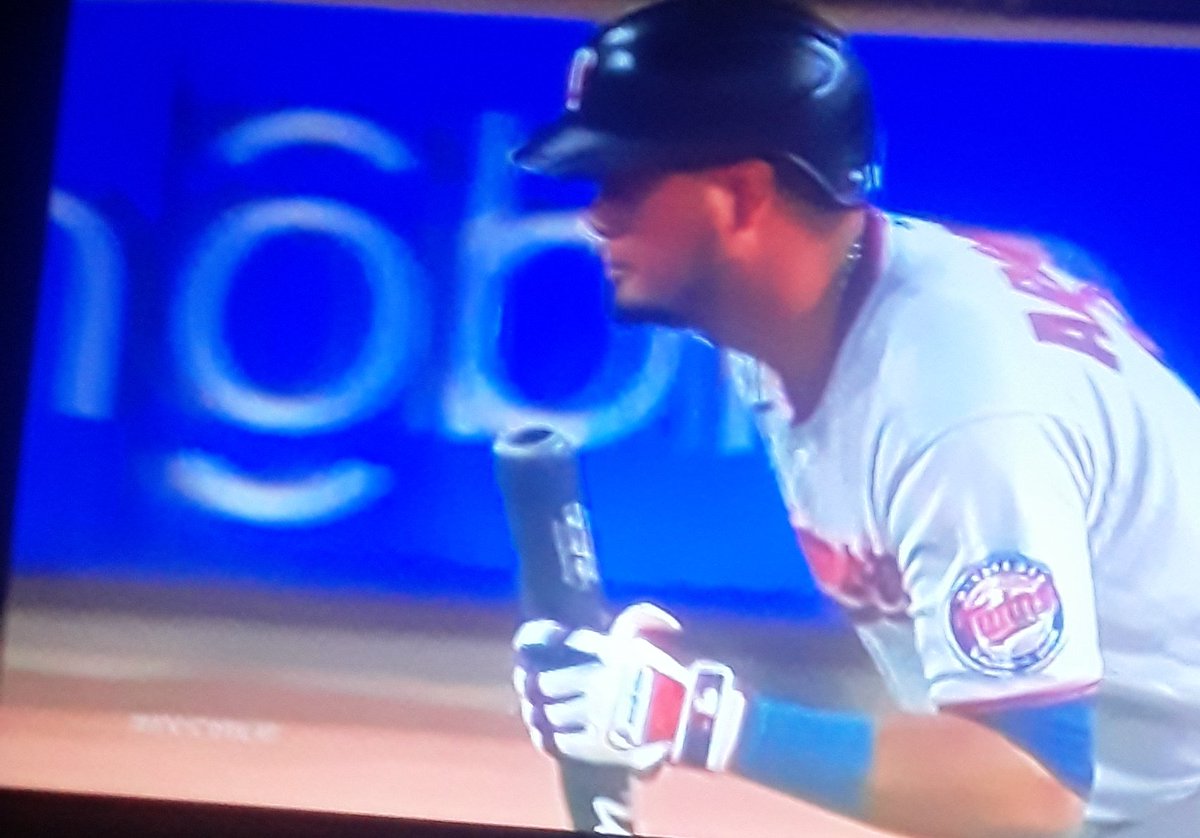 ArturoC69755641's tweet photo. #Cojedes|9:41pm| El venezolano Luis Arraez le niega el juego sin hit ni carreras a Dilan Cease de los White Sox de Chicago. #sep03 @romecasa @joseluismonroy @Class987FM @alexandermirele @INN_MERIDA @pedroluisanchez @NunoGonzalezVV @tomaraujo28051 @luis08quiroz. https://t.co/UBE4P5EhxK