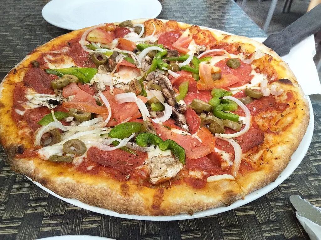 CarolineJBecker's tweet photo. Keeps getting better @edentrattoria_lakeshore ๐ #pizza #eeeeeats #humberbay #Eden #lakeshore @humberbayshores #humberbayshores #foodies #igdaily #pictures #food #foodto #oven #bestoftheday #photofun #igfood #igfoodie #westend #longweekend https://t.co/HNASBdGRZY