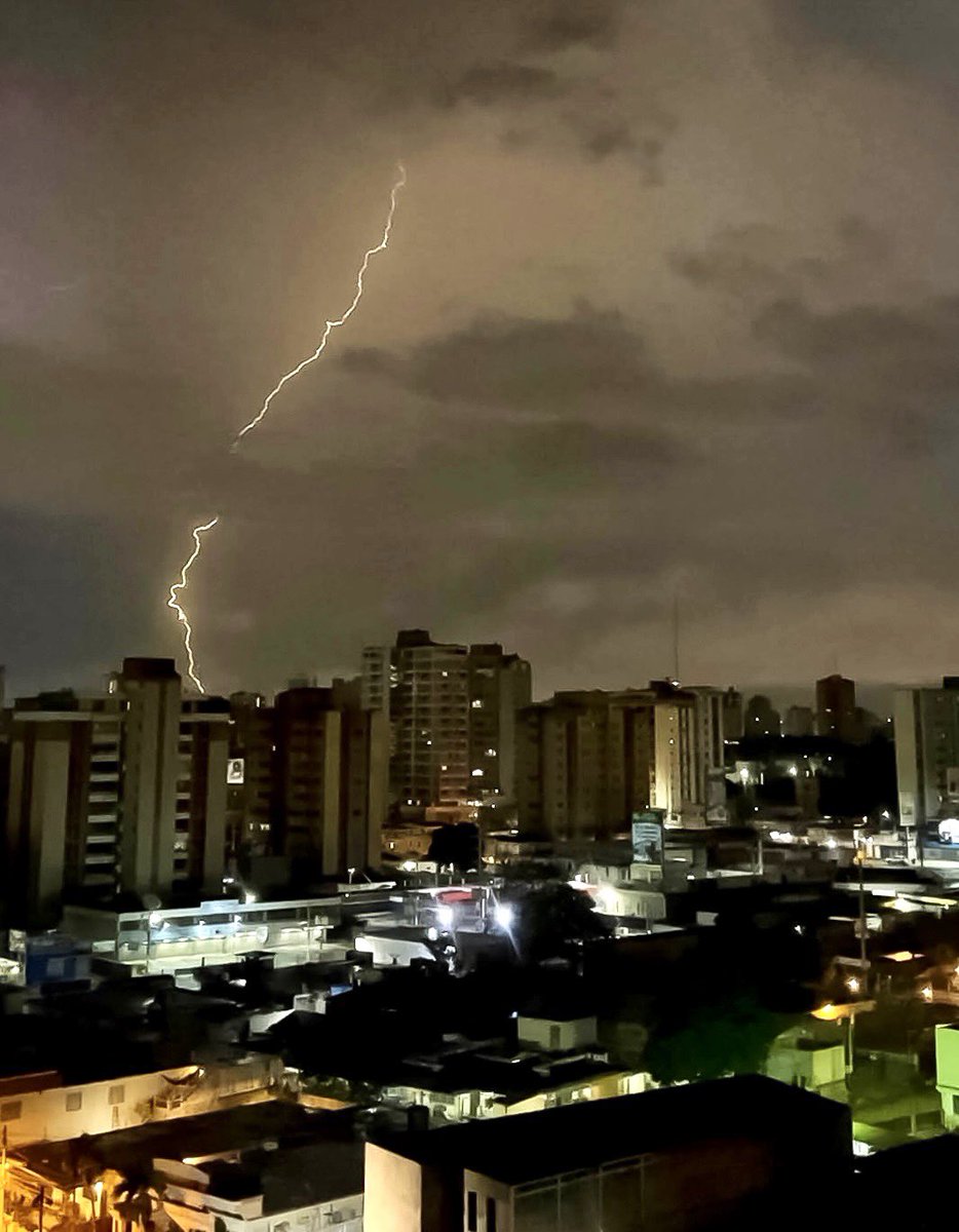 zulycanadera's tweet photo. Tormenta https://t.co/KkDPq5o4jd