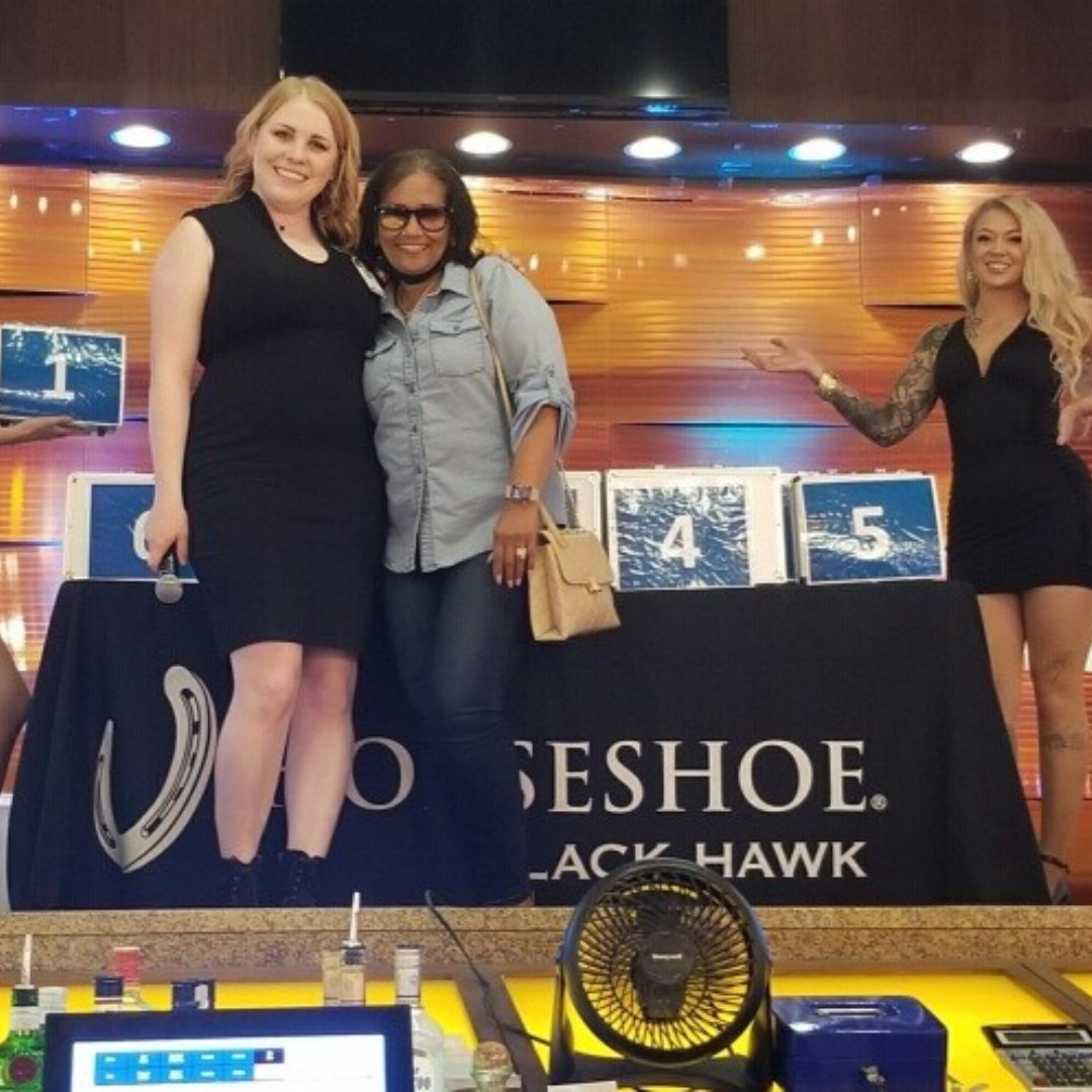 HorseshoeBH's tweet photo. Become the next #HorseshoeLegend TONIGHT during the $100,000 Suitcase Man grand prize finale. Win up to 💰$10,000💰cash and free slot play prizes from 6PM - 11PM. See you there. #HorseshoeBlackHawk #grandprizefinale #SuitcaseMan https://t.co/2WZlGFoiYt