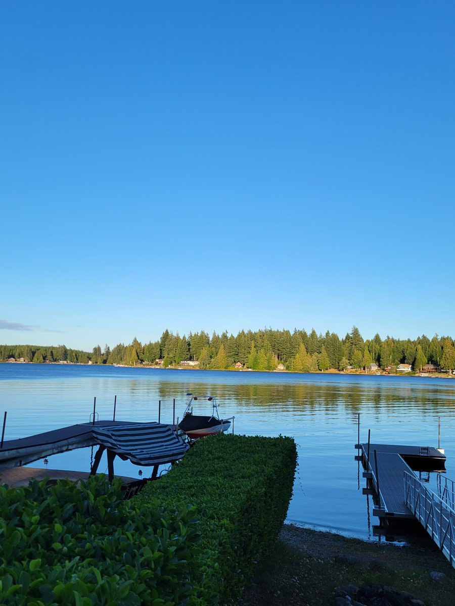 tmemig's tweet photo. Love when we have no plans at the lake and it turns out to be an amazing days. https://t.co/NmGaXhdAYw