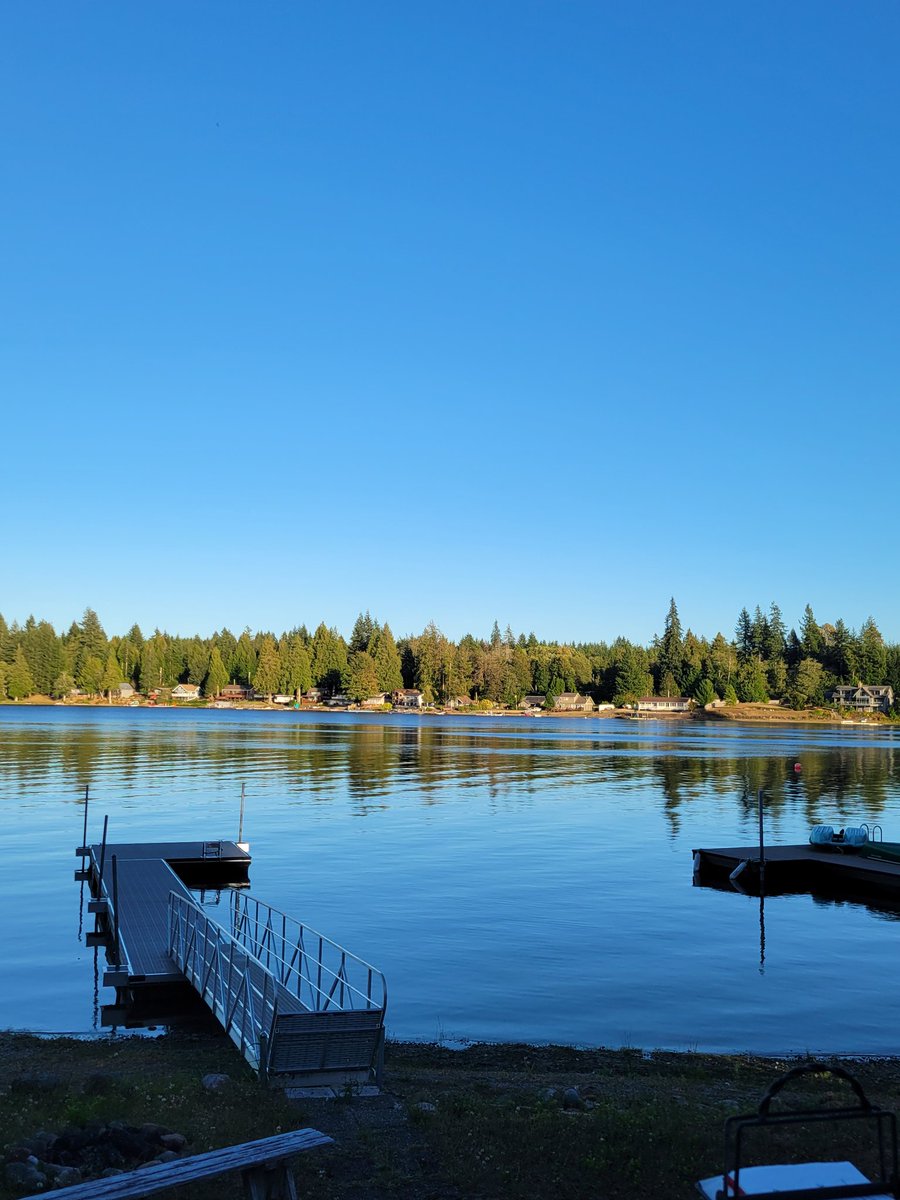 tmemig's tweet photo. Love when we have no plans at the lake and it turns out to be an amazing days. https://t.co/NmGaXhdAYw