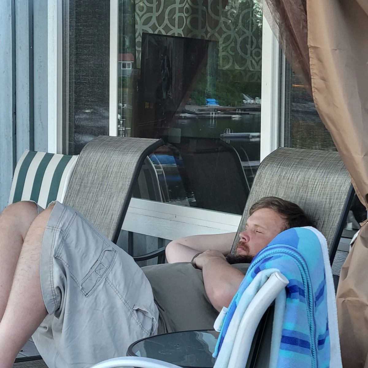 tmemig's tweet photo. Love when we have no plans at the lake and it turns out to be an amazing days. https://t.co/NmGaXhdAYw