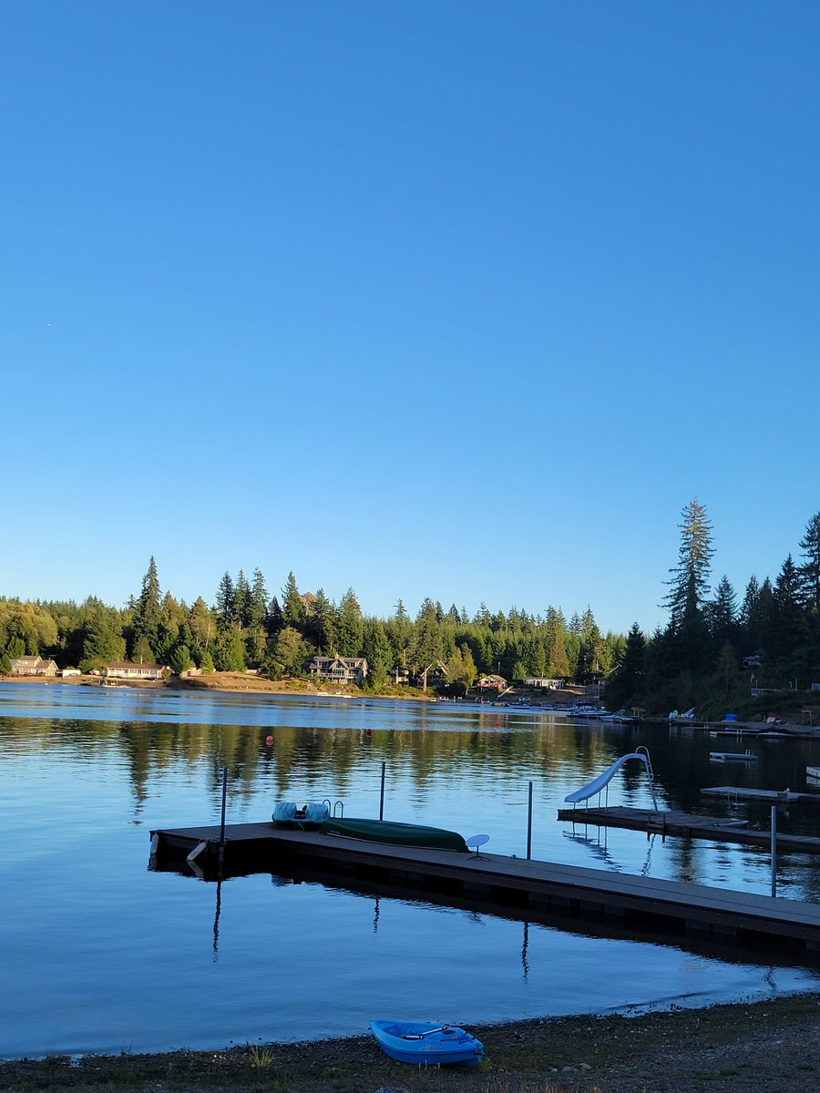 tmemig's tweet photo. Love when we have no plans at the lake and it turns out to be an amazing days. https://t.co/NmGaXhdAYw