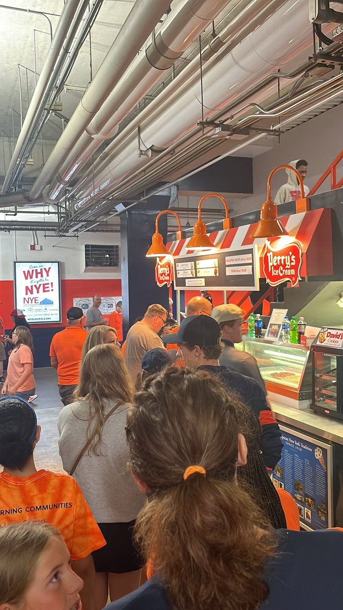 kupcraft's tweet photo. Maybe it’s time for a few more @perrysicecream stands at the dome….20 minute waits for ice cream at the only stand is ridiculous!!! @JMAwireless https://t.co/Mu5uIxvqTX