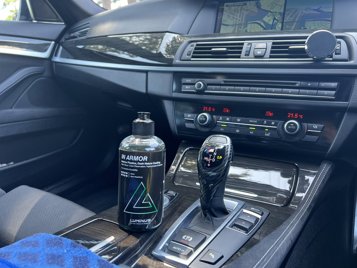 hide52025958's tweet photo. LUMINUSの車内用コーティング
落ち着いた艶感が👍
#LUMINUS 
#kyotodetail 
#bmw 
#bmwf10 https://t.co/ylQ631heDN