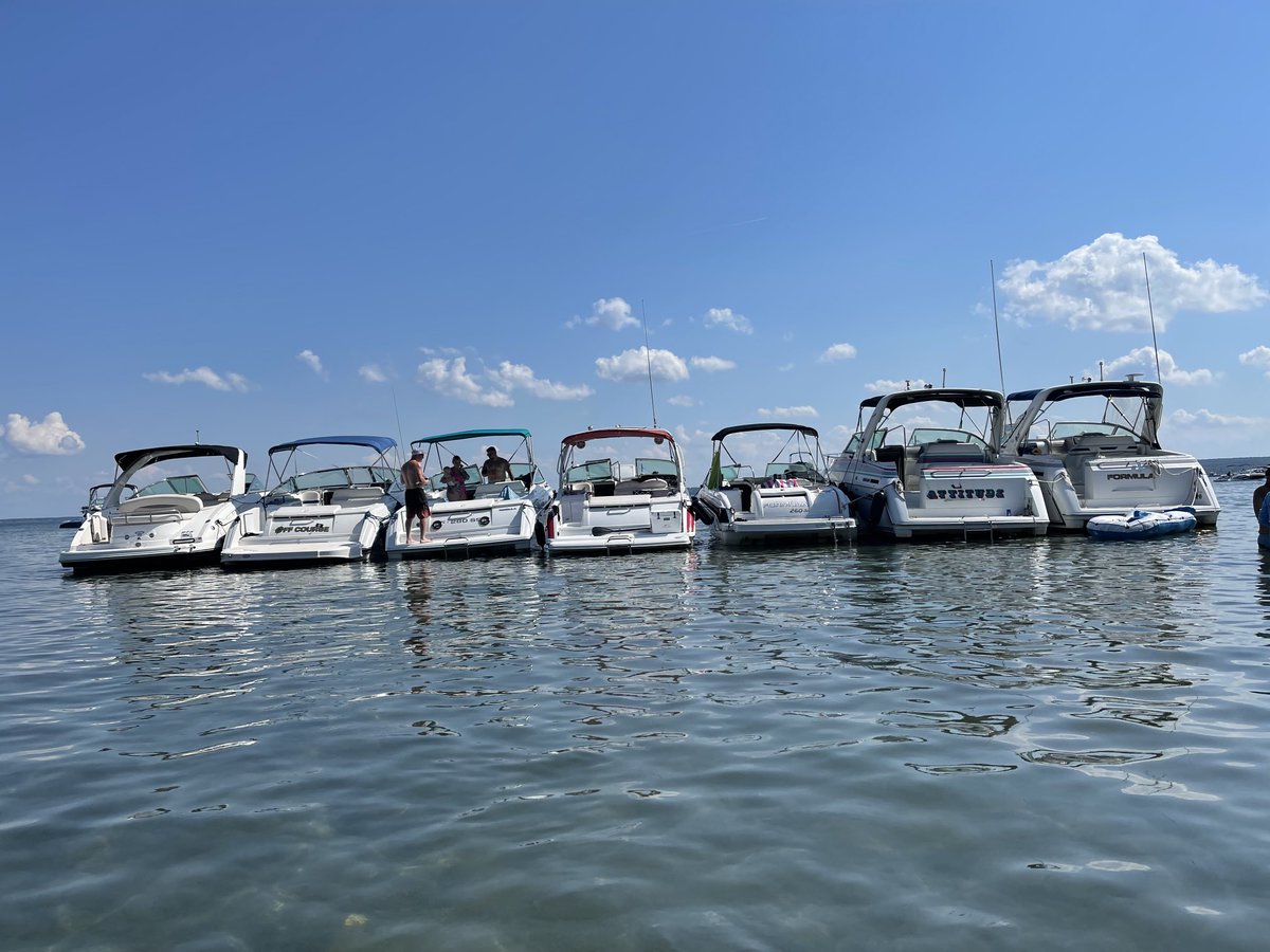 waynemiddaugh's tweet photo. #caesarsaturday #tombapalooza my idea of a perfect afternoon just missing @Kelmiddaugh #twitterlessEm @formulaboats https://t.co/m2DKyiXM9w