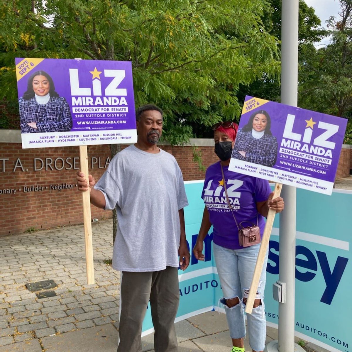 LizForBoston's tweet photo. Scenes from GOTV! #FlexTheVote
#Roxbury #Dorchester #Mattapan #JamaicaPlain #MissionHill #HydePark #SouthEnd #Roslindale #Fenway #BrickbyBrick #LeadwithLiz https://t.co/7oRDN25BLb