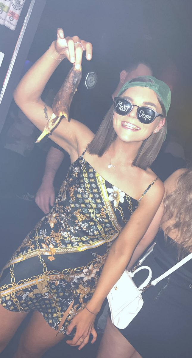 taynalfisting's tweet photo. Who let me walk around with a random banana peel I found at the club https://t.co/Y2IkibQY0n
