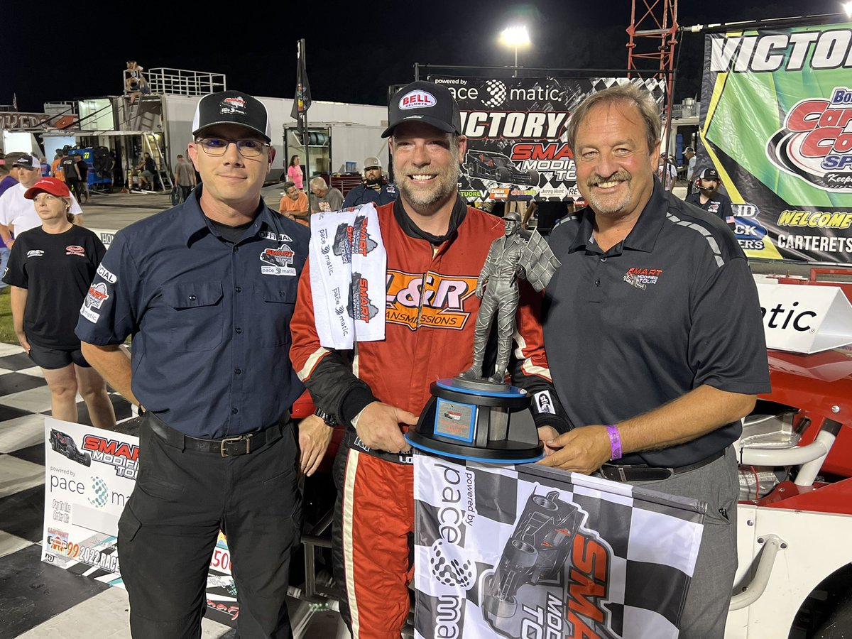 SMARTMods_'s tweet photo. Brian Loftin wins The Carteret Clash at @carteretcoswy #Clash99 over @BurtMyersRacing The Shady Grady Team is celebrating with their first Smarty trophy. https://t.co/eZEQcJaK2c