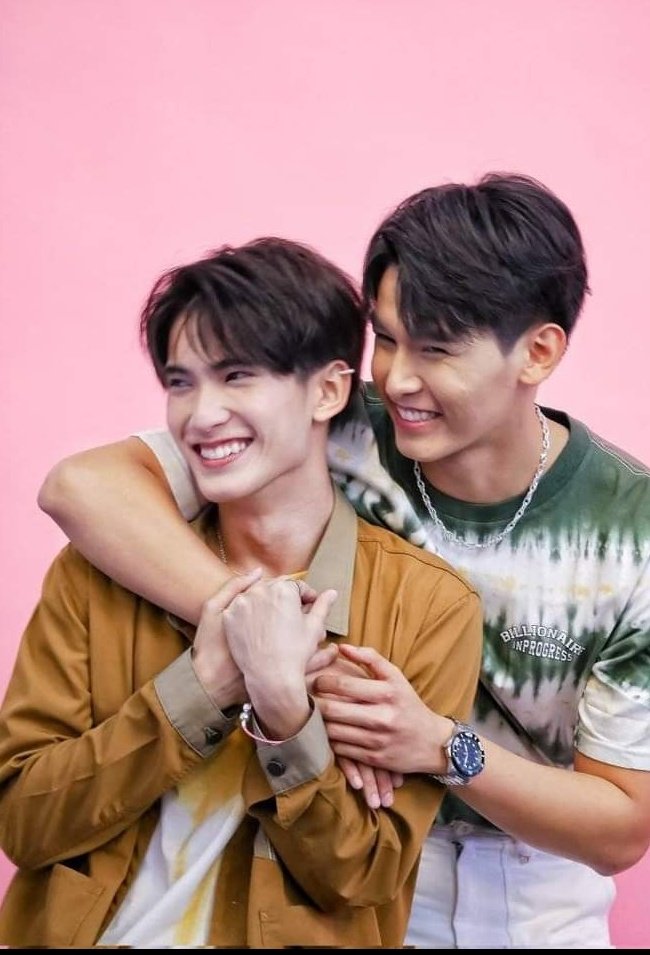 baby_lovefirst's tweet photo. When #teddyja surprise hugged @firstfh5
55555
#jafirstbirthdayfansign
#jafirst
#JaFirstlove
🤣✌😘😍🥰 https://t.co/76eimxMQUG