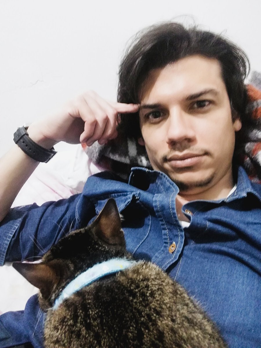 iam_jotade's tweet photo. Alguien me echó de menos hoy... 😏🐈 #LoveInBlue https://t.co/6sRx120Xjm
