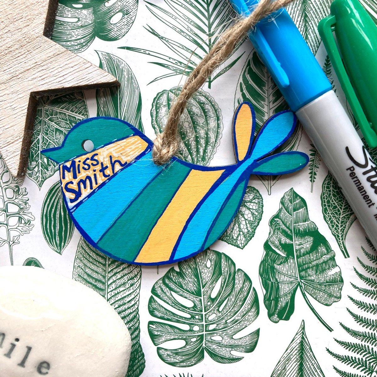 buck_lj's tweet photo. Personalised Thank You Gift, Farewell Gift, Teacher Appreciation, Thanks For Your Help, Cute Bird Ornament, Wooden Tag. https://t.co/9rcRKMG2ZH #Slumbermonkey #Etsy #ThanksTeacher https://t.co/51dwpUzyK8