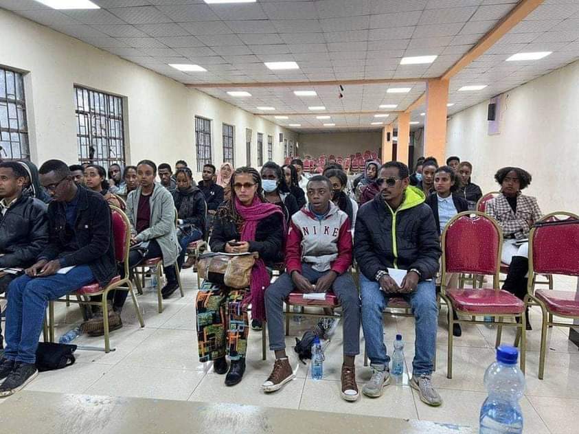 ErgogieTesfaye's tweet photo. ክብርት ቀዳማዊት እመቤት ዝናሽ ታያቸው ለአካል ጉዳተኞች ተጠቃሚነት እያበረከቱ ላሉት አስተዋጽኦ በሚኒስቴር መ/ቤታችንና በአ/ጉዳተኞች ስም እናመሠግናለን!!🙏 የቀ/እመቤት ፅ/ቤት ለ2 ሺህ አይነስውራን"ኦርካም ማይ አይ" የማንበቢያ መነፅር አበረከተ። https://t.co/LDe9eUE1yb