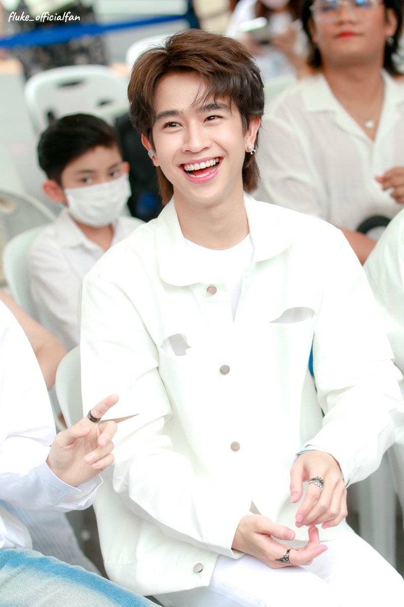 Fluke_Official's tweet photo. วันนี้เทวดากฤตย์ออกกอง ส่งกำลังใจให้น้องฟลุ้คด้วยน๊าาาาา ขอให้เป็นอีกวันที่ดี สนุนกับการทำงาน และขอให้การถ่ายทำราบรื่น นะคะ ✌🏻✌🏻

#ภารกิจMakeaWishQ9
#เจ้าแก้มก้อน #fluke_natouch https://t.co/8CHvSBHpmO