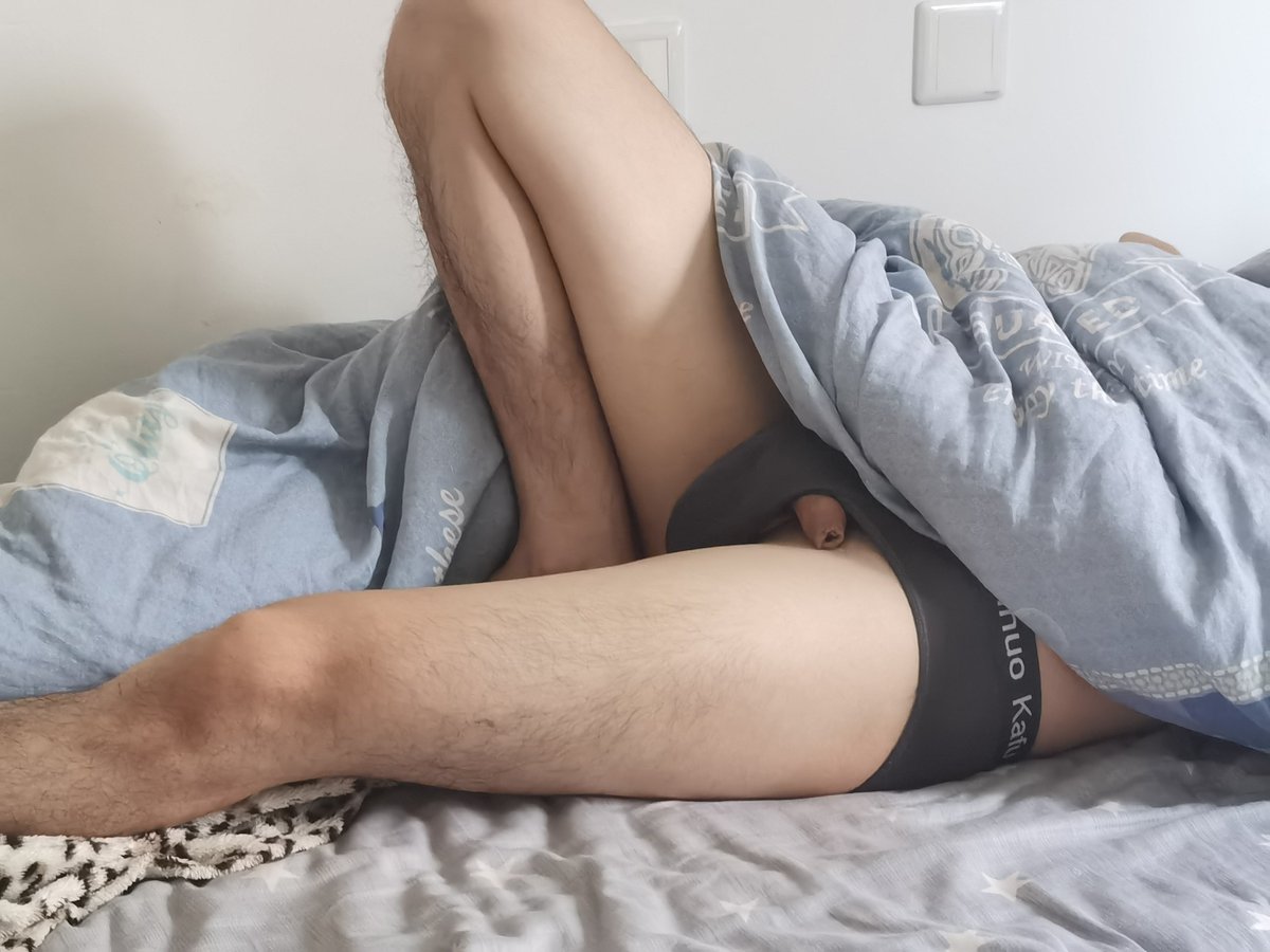 偶然看到睡着的室友