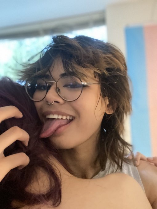 Matched with my ex on tinder - Just finished getting pegged for an hour 😵&zwj;💫🥴 https://t.co/FU9MrE1WU5