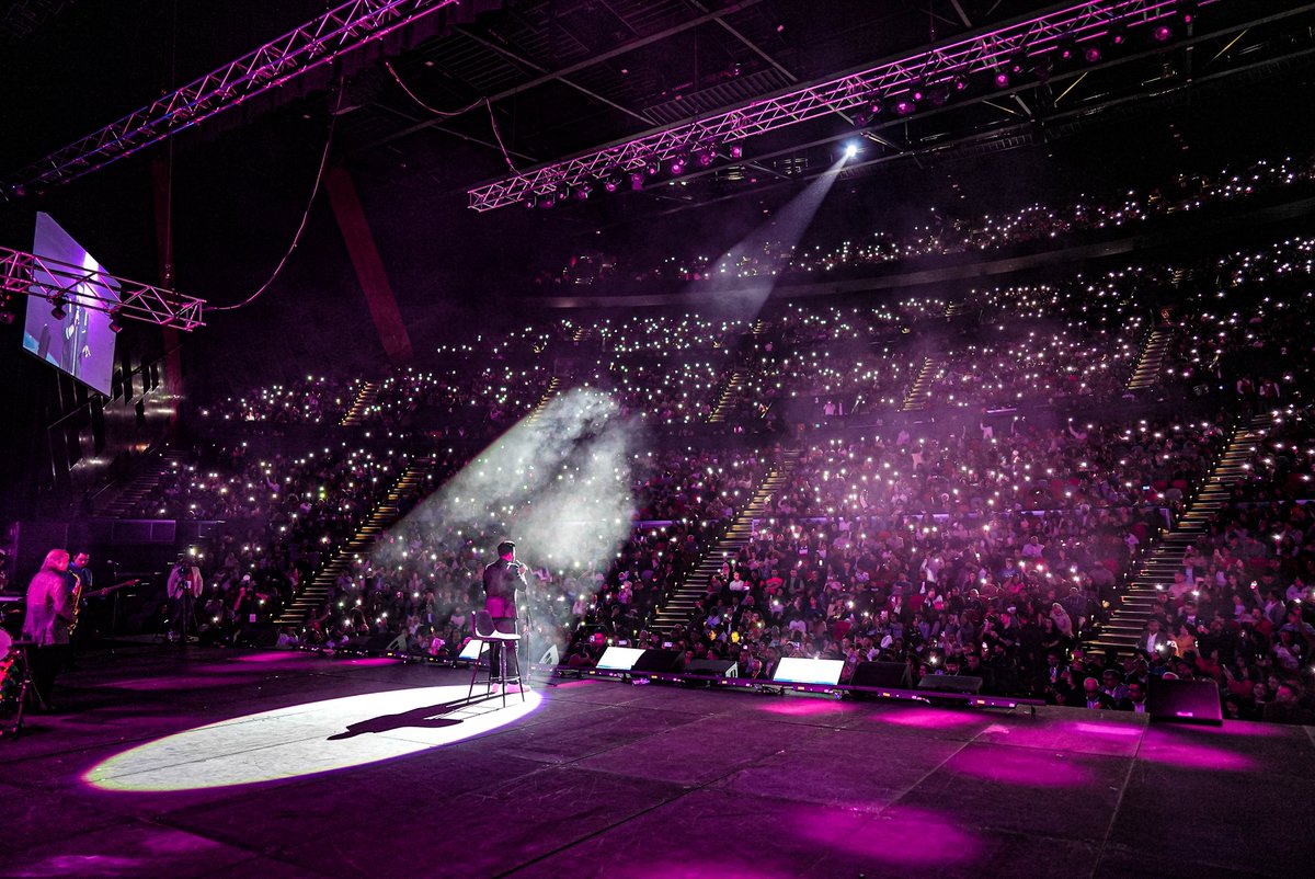 KapilSharmaK9's tweet photo. #love #laughter #hapiness #gratitude #sydney ❤️🙏 #kslive #kslive2022 #australia 😇 https://t.co/T05UYhaWyn