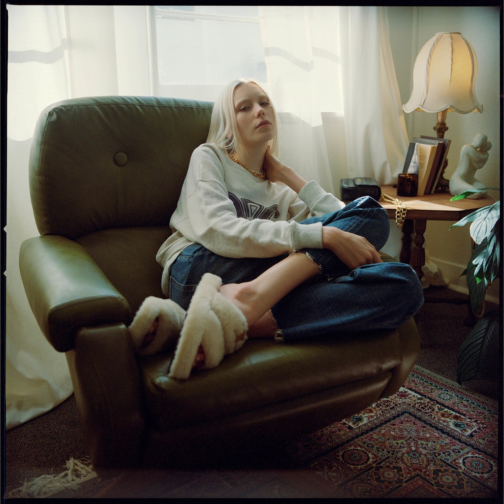 fasheditorial's tweet image. Photographer Robbie Fimmano for #MarieClaire Australia with #Model Tilly Main #FashionEditorial #Fashion #Stylist #FashionPhotography #Photographer 

fashioneditorials.com/robbie-fimmano…