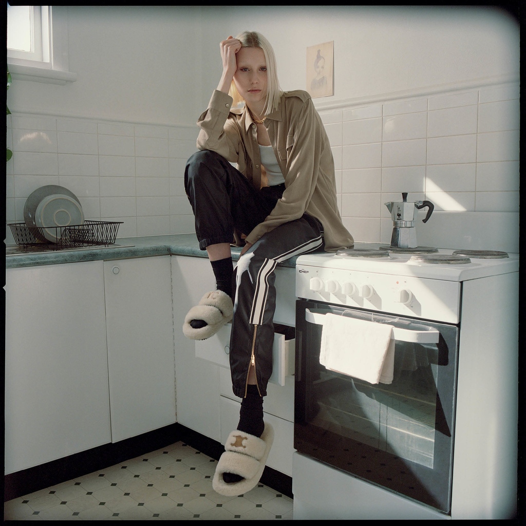 fasheditorial's tweet image. Photographer Robbie Fimmano for #MarieClaire Australia with #Model Tilly Main #FashionEditorial #Fashion #Stylist #FashionPhotography #Photographer 

fashioneditorials.com/robbie-fimmano…