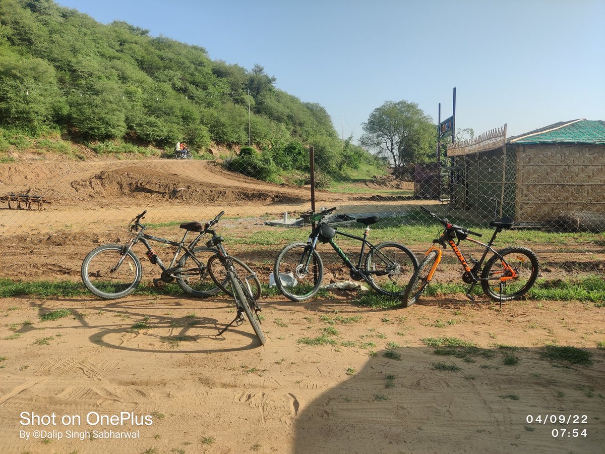 Sunday Ride to Leapord Hills. Riding 100kms + in this heat in Delhi was of course a challenge but the company of like minded, works as a booster. 

Happy Cycling 🚲

#sundayvibes #GroupRide
#morningmotivation
#FitIndia #CycleToCommute #BeOneCarLess #StayActive #DelhiNCR