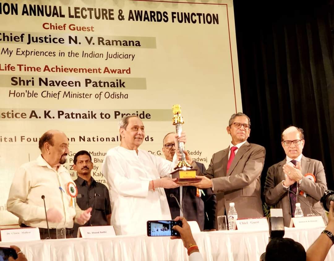 BijayaKuNayak's tweet photo. ଉଲ୍ଲେଖନୀୟ ନେତୃତ୍ୱ ଏବଂ ସେବା ପାଇଁ ମାନ୍ୟବର ମୁଖ୍ୟମନ୍ତ୍ରୀ @Naveen_Odisha  ଙ୍କୁ ମିଳିଛି "ଜୀବନବ୍ୟାପୀ ସାଧନା ସମ୍ମାନ" । ଅପରାଜେୟ, ଅପ୍ରତିଦ୍ବନ୍ଦି ରାଜନେତା , ଅନନ୍ୟ ରାଷ୍ଟ୍ରନାୟକଙ୍କୁ ଅଜସ୍ର ଅଭିନନ୍ଦନ ଓ କୋଟି ପ୍ରଣାମ l ଜୟ ଜଗନ୍ନାଥ 🙏 @Naveen_Odisha
@CMO_Odisha
#25YearsOfService
#OurCM #OurHero https://t.co/2adKyx9q7i