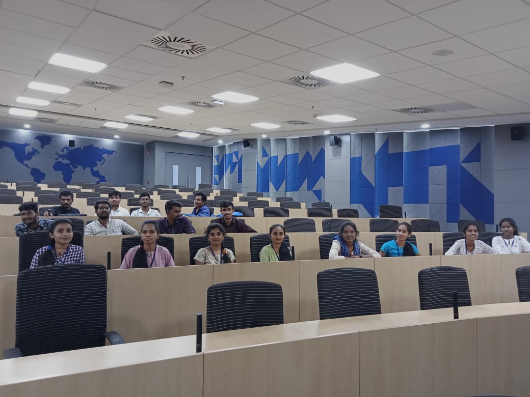 tech_jaygoud's tweet photo. A wonderful experience with @Infosys Industry Visit
Thank you @NivasPCS sir
From 
UCE KU KOTHAGUDEM TEAM https://t.co/DPpPkiR8x3