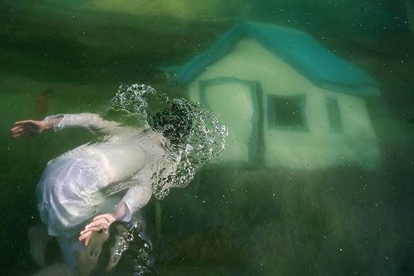 womensart1's tweet photo. Finnish photographer Susanna Majuri, known for creating ethereal and magical narratives in her photographs #WomensArt https://t.co/FEGDHsoT4j