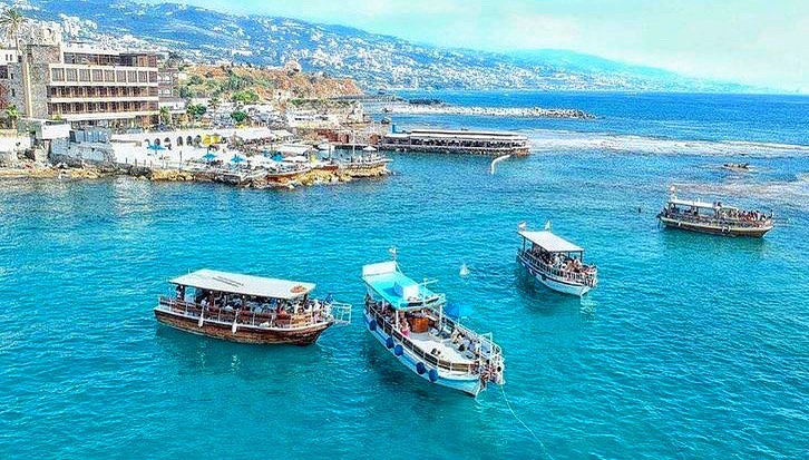 LebanonTraveler's tweet photo. Did you know that the phrase "feeling blue" originated at #SEA? When a #ship would lose its #Captain, the #sailors would raise #blueflags.
Nowadays, however, we like to beat those blues by spending a day on the #water.
📸 Captured by astro.yacht https://t.co/HRzMQkIMu9
