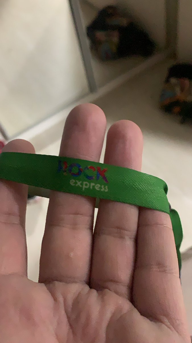 JInnocenci's tweet photo. NÃO COMETAM ESSE ERRO!!
0 estrutura, péssima experiência!!
#RockInRio #rockexpress https://t.co/LCK5yLmsuV