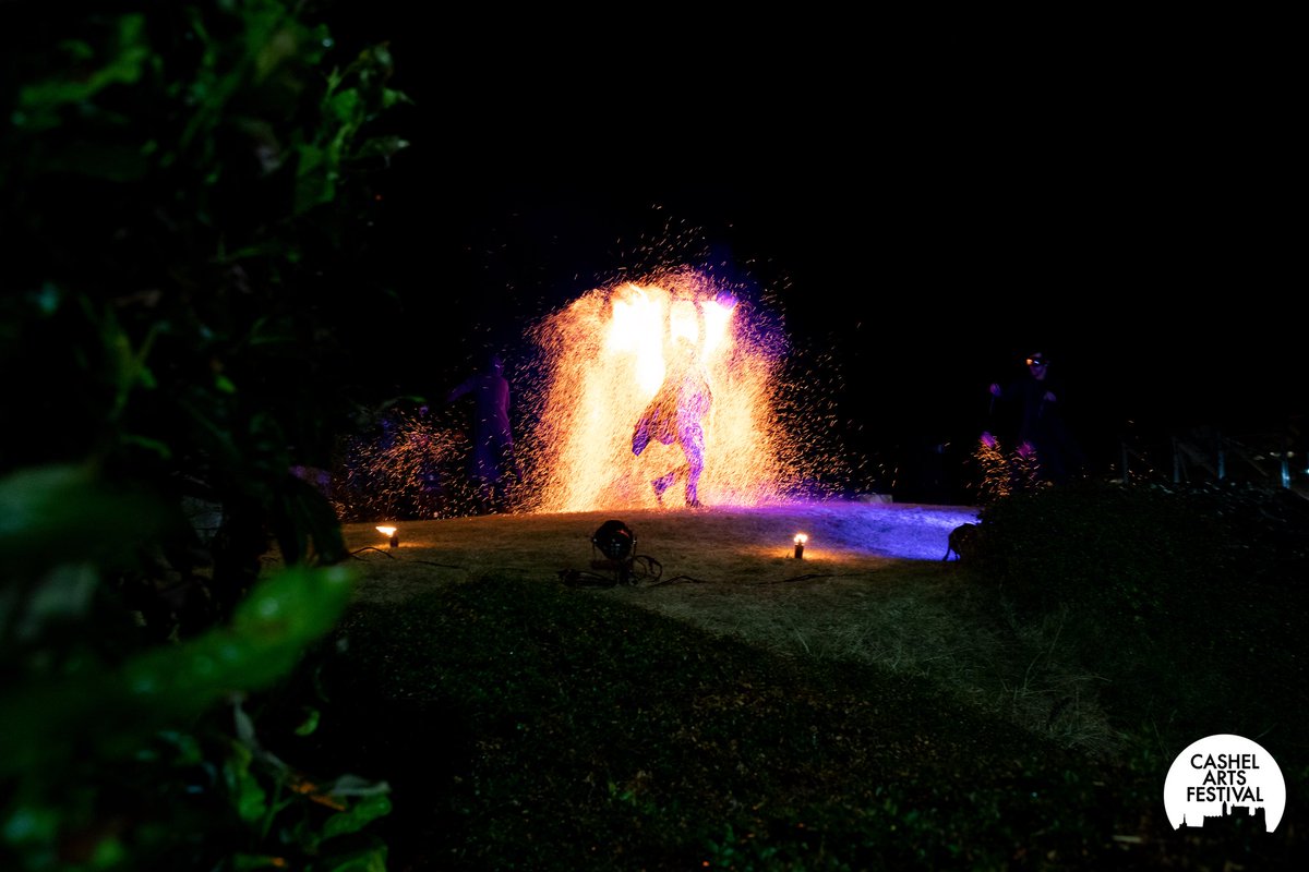 Cashelartsfest's tweet photo. We had a fantastic turnout for FIRESTORM on Fri night at @BruBoru. What a start to the 20th @Cashelartsfest. Check out full programme on our website https://t.co/PnRHKixKf8 or grab a brochure in local businesses &amp; shops. Book early to avoid disappointment! Photos by @dohalloran https://t.co/vz07aMDQmF
