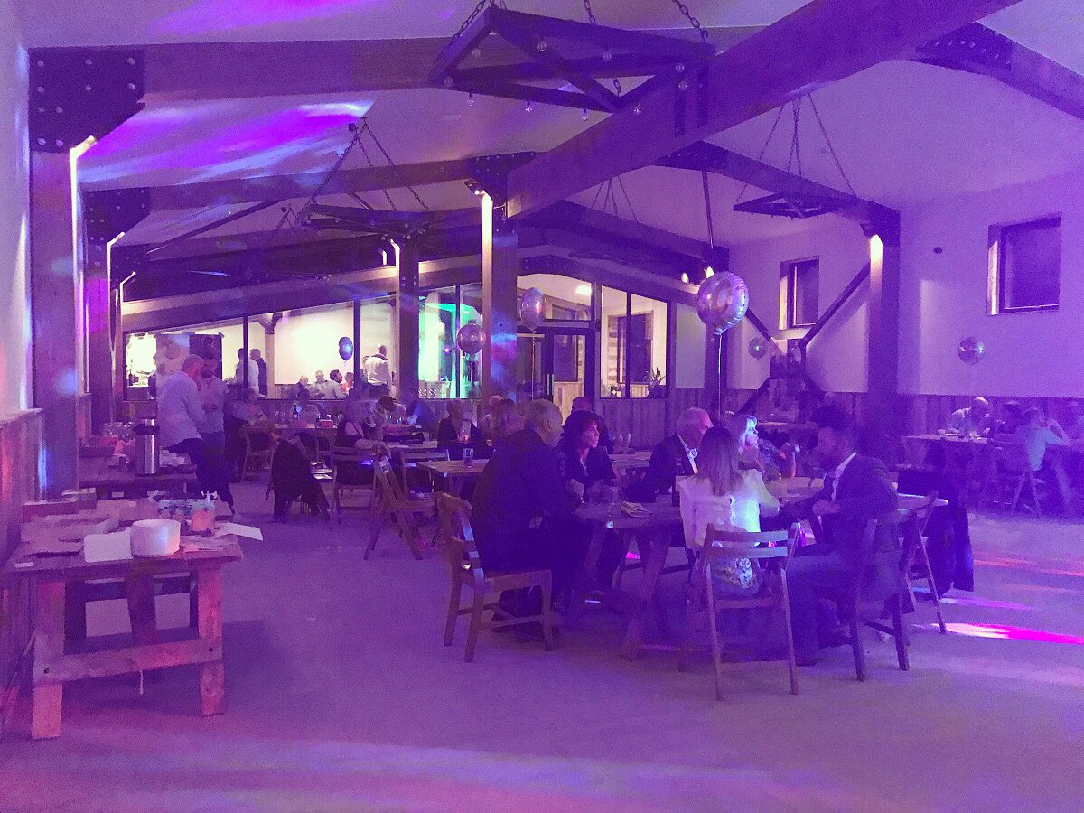 ⭐FLASHBACK!⭐It was on this date one year ago that we held our first ever event. It was a surprise 60th birthday party which was booked before the renovation was complete so gave us an absolute deadline to meet! A year has flown by but we're enjoying every second!
#ayearago