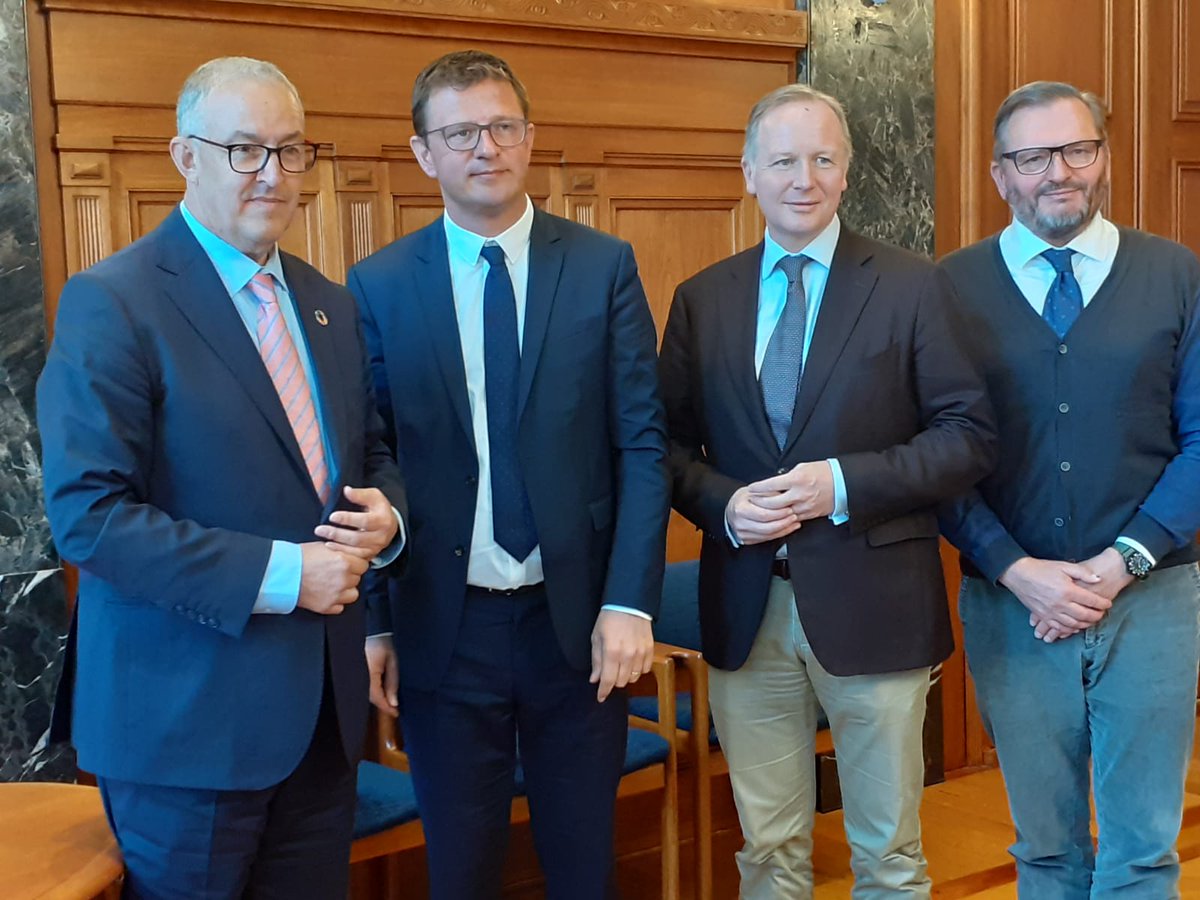 Rejoignez-nous les 15 &amp; 16 septembre à Cherbourg pour aborder le thème de l’électrification à quai et de la multimodalité électrifiée (par exemple le ferroutage).   
<a href="/JacquesSotty/">Jacques Sotty 🇪🇺🇨🇵🇺🇦</a> <a href="/ArriveBenoit/">Arrivé Benoît</a>