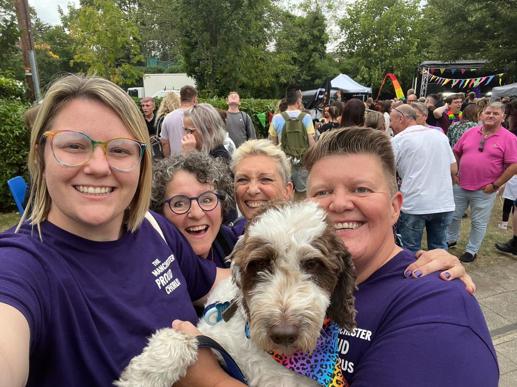 PropIdol3's tweet photo. @DidsburyPride rocked yesterday!! It was fantastic to perform with my choir @McrProudChorus - last outing before our concert - TICKETS https://t.co/eYDi1fkwfk https://t.co/RGrK2Xhv3P