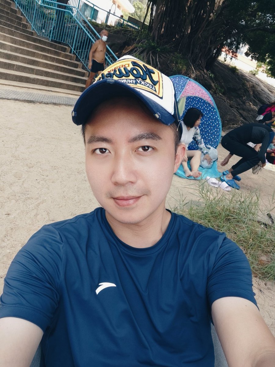 Dominic Lee 李梓敬 on Twitter "Way too hot today in Hong Kong, time to