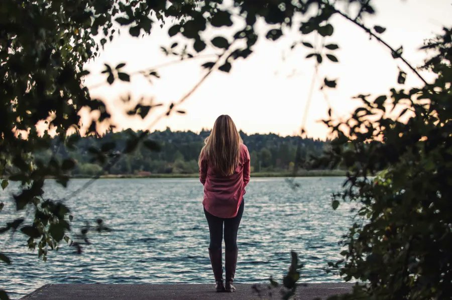 delateavond's tweet image. Vandaag, 4 september 2022, vanaf 23.00 uur in delateavond.nl de volgende onderwerpen

&amp;gt; Reportage - Kunt u goed alleen zijn
&amp;gt; Column @midasdekkers - de Boef
&amp;gt; @BibliotheekdP - Taalheldenverkiezing 

Presentatie: @alfredblokhuize