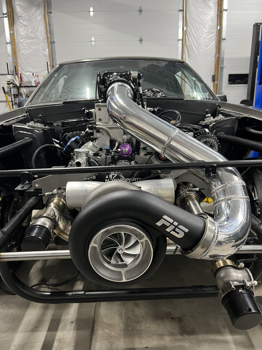 Justin Elze tweet media