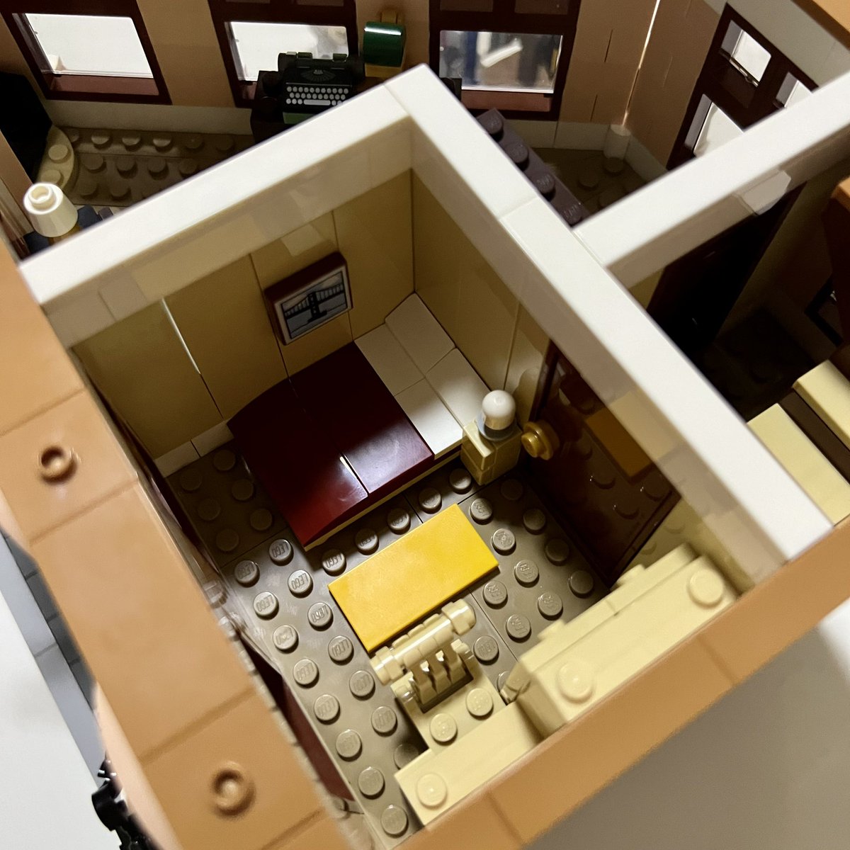 MrHikerBricks's tweet photo. 2nd floor of the Boutique Hotel done! #lego #legoboutiquehotel #legoph #legophilippines #afol #mrhikerbricks #legomodularbuilding https://t.co/qbrsLQV1xj