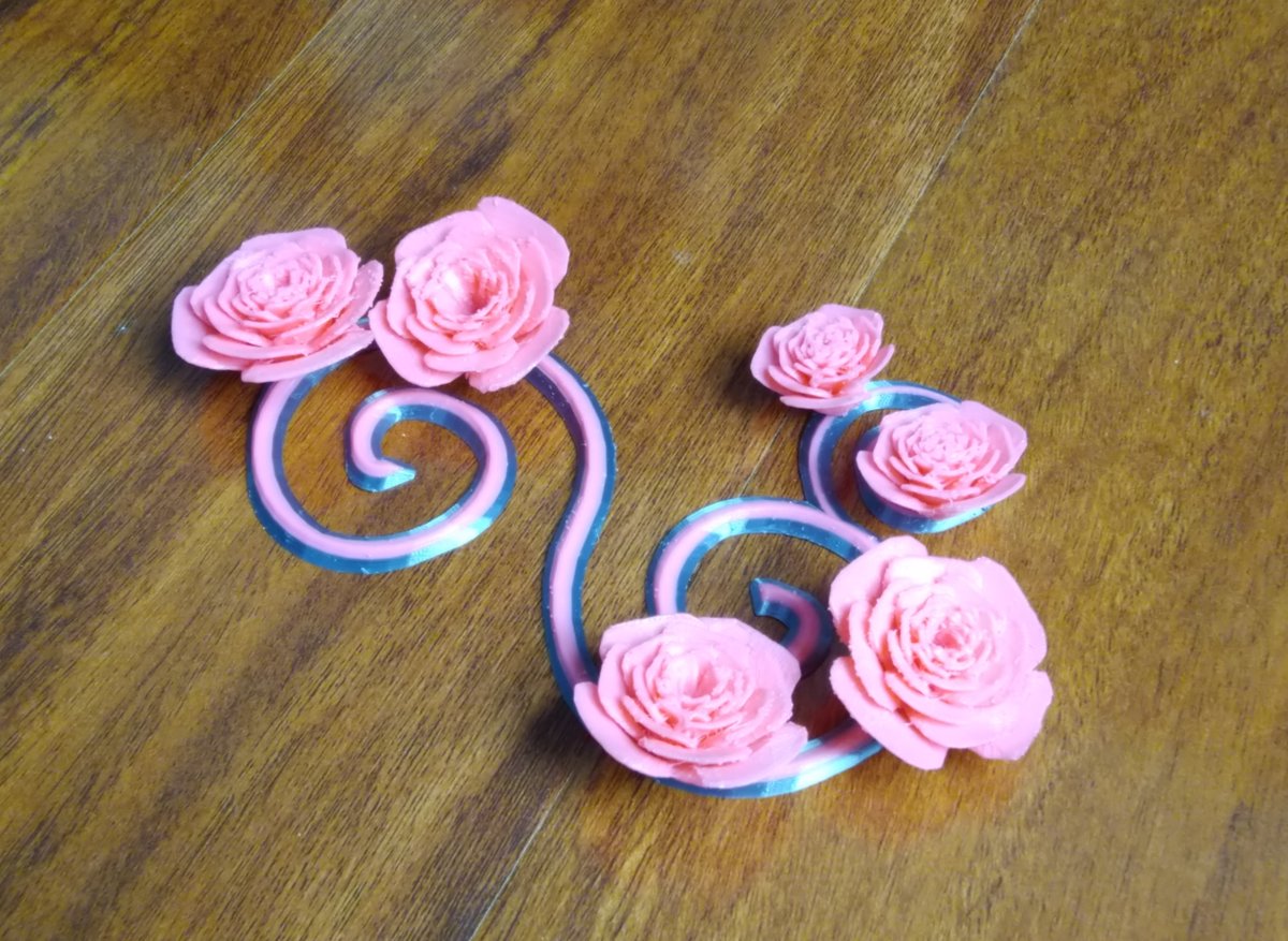 caterpillar's tweet photo. Climbing rose https://t.co/vaTYqtntTR
#OpenSCAD
#dotSCAD
#rose
#spiral https://t.co/HC92cNNjTS